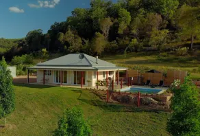 Luxury 2 bedroom house and private pool - Image 5
