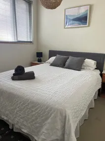 🐶🐶 PET FRIENDLY : 2 Bedroom Ground level. Private. Trams .Park. Netflix.Pet ok - Image 3