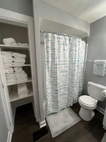 5BR Group Retreat l Near Expo & Downtown l Sleep 12 - Image 5