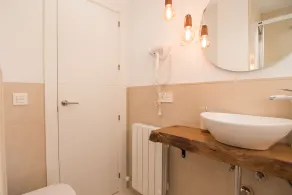Spectacular newly renovated apartment in Granada, Caleta area. - Image 3
