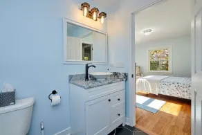 Fox Valley Farmhouse by the river - walk to town & pool - Image 3