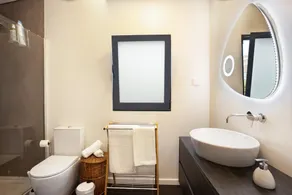 Appartement \"Referta Apartamento T1\" avec vue sur la mer, terrasse privée et Wi-Fi. - Image 3