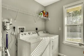 Exquisite Pet Friendly Condo Conveniently Located Close to the Fun In Branson - Image 2
