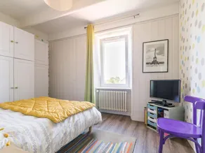 Village house with private garden, perfect for families - Image 2