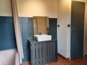 Maison Landaise Rénovée au Milieu de 2 Hectares - Image 3