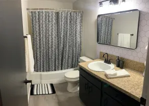 🔥🔥🔥CHIC, SPACIOUS, PRIVATE STAY: GREAT LOCATION🔥🔥🔥 - Image 3