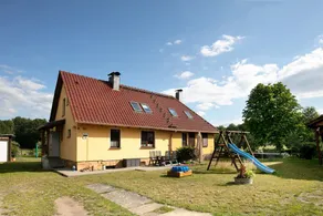Ferienhaus 'Ferienhaus Engert Mit Holzofensauna' mit privater Terrasse, Gemeinschaftsgarten und WLAN - Image 4