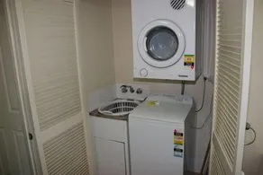 Mermaid Beach Apartment - Image 2