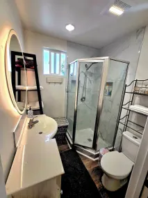 Sherman Oaks Cozy Guest House  - Image 3