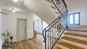 Holiday villa with a private swimming pool, with 6 bedrooms and 7 bathrooms - Image 2