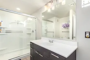 Sunshine-Filled Luxury Loft w/ Office, Balcony, Spa, Heated Pool, Fire Pit + - Image 3