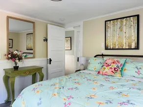 115 Rose Cottage with 2 bedroom walk to Groton Bay - Image 4