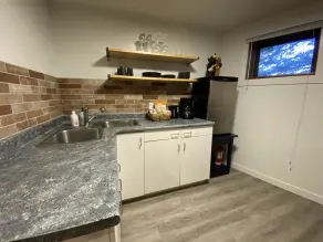 1 Bedroom Hideaway with Cozy Fireplace - Image 5
