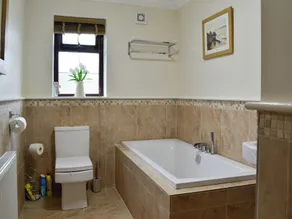 4 Schlafzimmer Unterkunft in Lower Cwm-twrch, near Ystradgynlais - Image 3