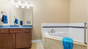 Sch��nes Haus am Pool mit Pool ~ Private Promenade ~ Sugar Sand Beach - Image 4