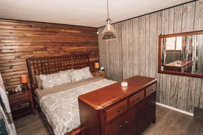 Cozy lake Cottage - Image 5