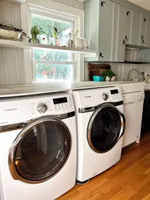 Spacious and private 2nd floor 2bed apartment in Yarmouth Village.  - Image 3