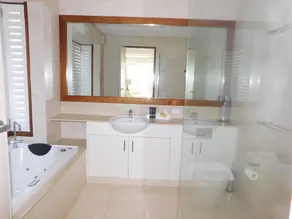 Clovelly Beach House With Pool. 4 bedrooms, parking, ocean views! - Image 4