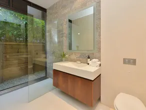 Bayu On Murphy Street - Luxury 4 Bedroom Home - Image 2