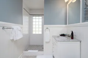 Shoreline Villa - Image 2
