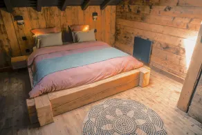 Magnificent chalet on a green island. 2 ponds, private sauna and jacuzzi - Image 4