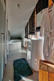 Gipfelhütte - mit Masterschlafzimmer, Zwei Hüttenzimmer und Balkon - Image 4