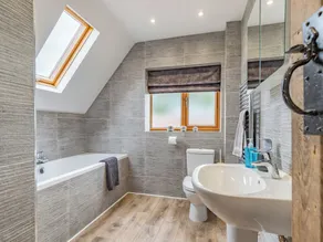 4 bedroom accommodation in Church Broughton, near Derby - Image 5