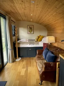 Robin's Nest (Top Cabin) - Image 4