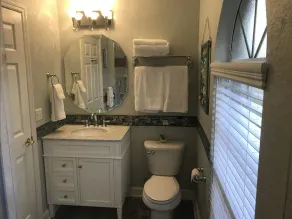 Secluded Lakefront House short drive to Beaches, Busch Gardens, Stadium, Disney - Image 3