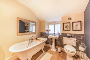 Dog friendly holiday cottage in the Cotswolds with a tranquil garden - Blenheim Cottage - Image 4