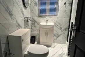 House - Sleeps 5 - Garden - Parking - Image 2