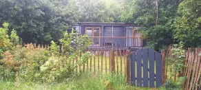 Sheperd's Hut Sleeps 2 with Hot Tub and Garden - Image 5