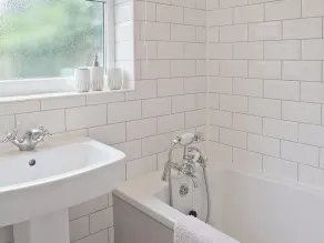 2 bedroom accommodation in Pakefield, near Lowestoft - Image 3