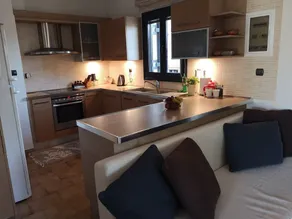 Beautiful villa with large pool near the beach - Image 4