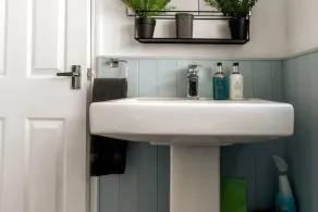 Stylish 2BD Family Hideaway in Dover - Image 4