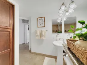 Luxury BiltmoreCondo - 32nd and Camelback - Biltmore Golf Course - Image 3