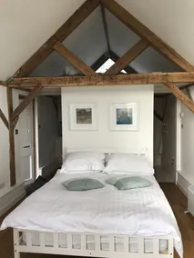 Self Contained Small Barn Unit in AONB - Image 4