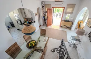 GERADE HINZUGEFÜGT! PRIVATE VILLA MIT HERRLICHEM MEERBLICK 150 m ZUM STRAND - Image 2