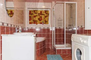 Holiday home in a quiet location with air conditioning and internet - Image 3