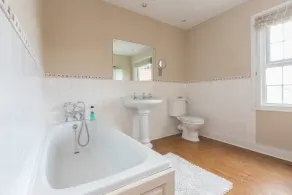 Spacious Victorian Farmhouse - stunning rural views, near Henley on Thames - Image 3