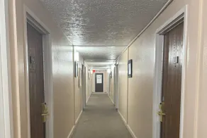 Super 8 by Wyndham Chaska - Image 2