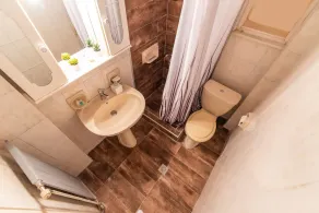Pine trees apartment - Image 4