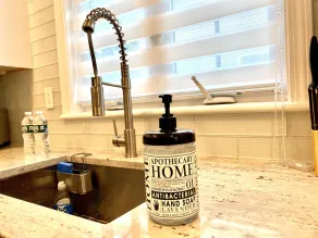 Smart and Luxurious condo in the Heart of Providence - Image 2