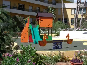Moraira Centre Refubished Apartment with Pool & Aircon near Beach, Marina & Bars - Image 2