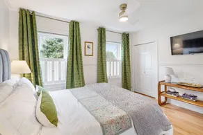 Historic 1878 Coastal Condo Downtown Bristol– Family Friendly, Private Hot Tub. - Image 3