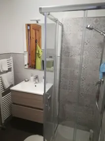 Apartamento de três quartos grandes e luminosos - Image 2