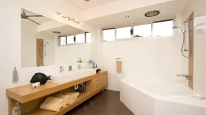 Koolinda by the Bay - Large Holiday Rental Ideal for Groups & Families - Image 3