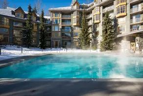 Cascade Lodge Whistler Village with brand new heat & air conditioning pump, front desk check in, ski valet service, bike storage room, boot & glove dryer, 2 hot tubs, year round heated pool, gym, sauna, change rooms & showers, WIFI & cable TV - Image 4