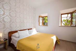 Stunning luxury 6-BR villa for 12+2, with heated pool, close to the sea - Image 2