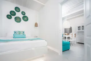 Villa 'EMERALD'- Private Pool & Private Outdoor Heated Hydromassage Spa - Image 5